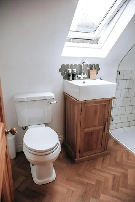 Aurora- 3 Bed Villa With Parking And Garden Bournemouth 0*,