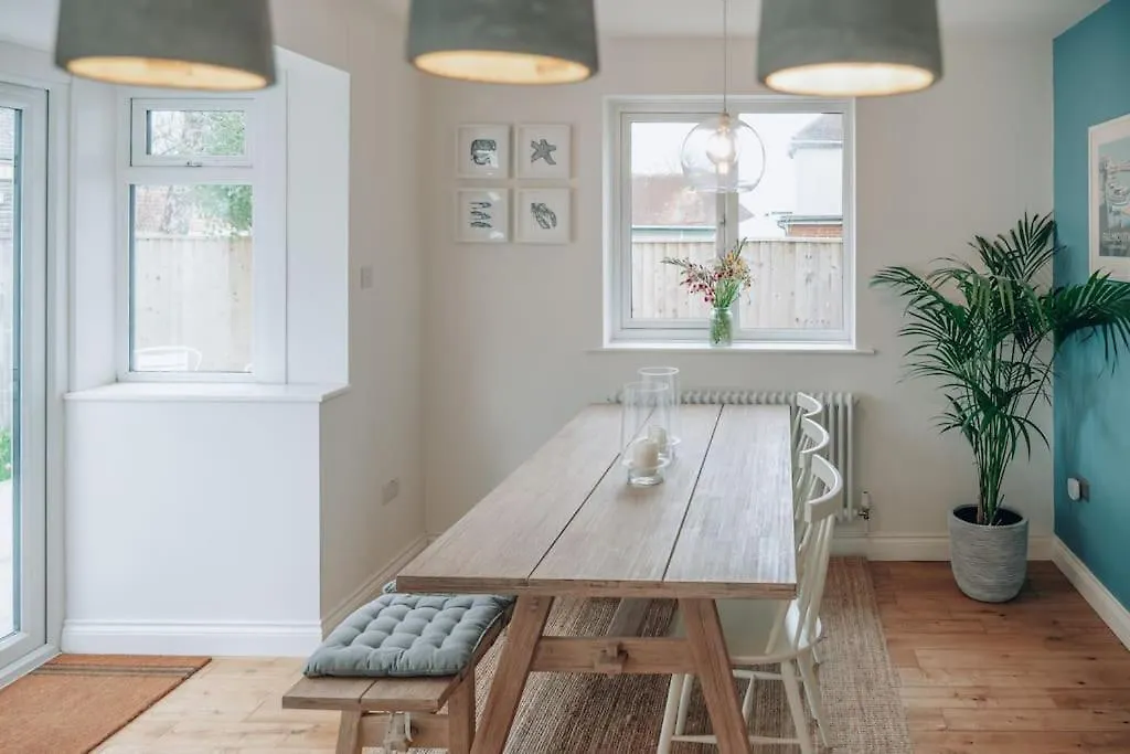 Aurora- 3 Bed Villa With Parking And Garden Bournemouth Großbritannien